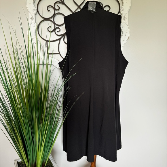 NWT TORRID Size 5X Black Dress (Belt Missing) - Picture 4 of 6